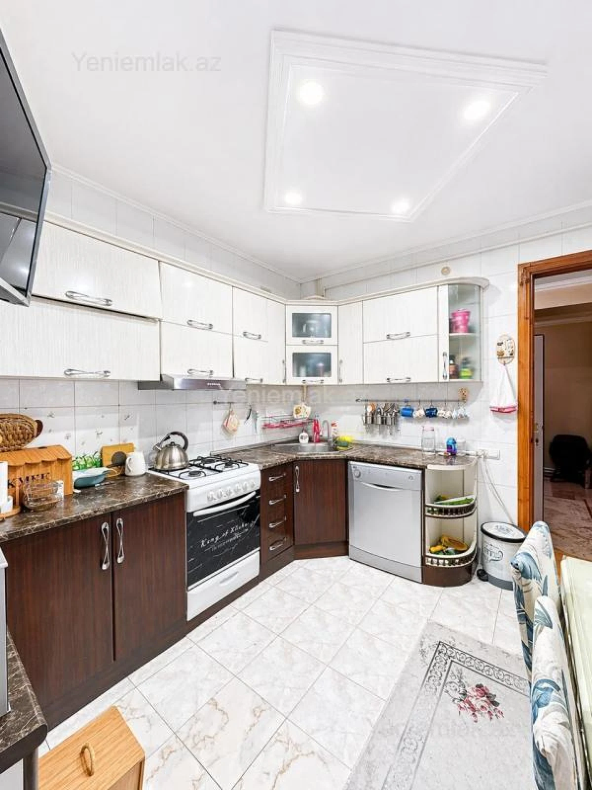 Satılır 4 otaqlı köhnə tikili 114 m²