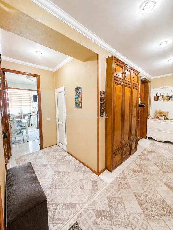 Satılır 4 otaqlı köhnə tikili 114 m²