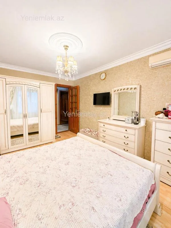 Satılır 4 otaqlı köhnə tikili 114 m²