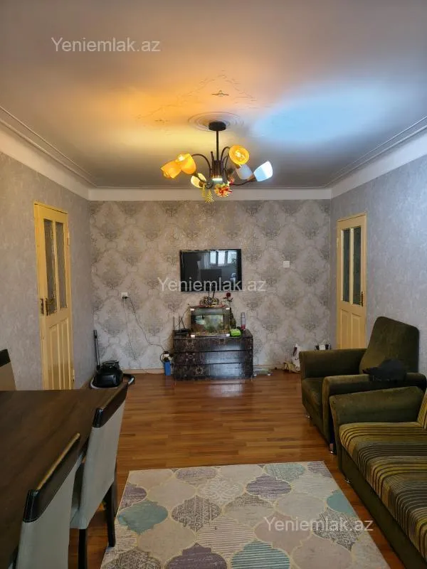 Satılır 2 otaqlı köhnə tikili 50 m²