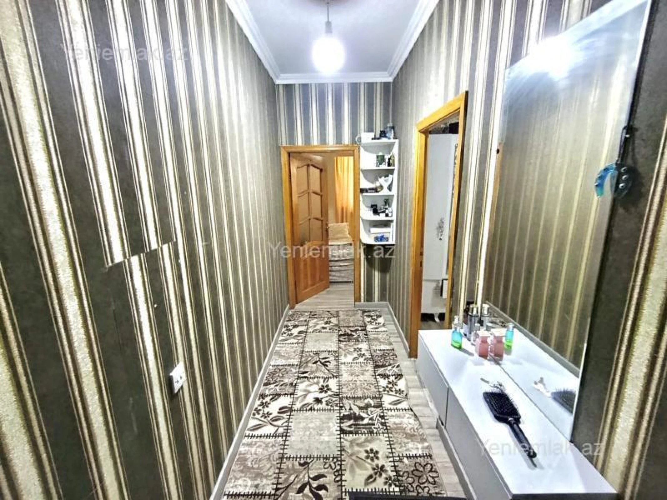 Satılır 2 otaqlı köhnə tikili 60 m²