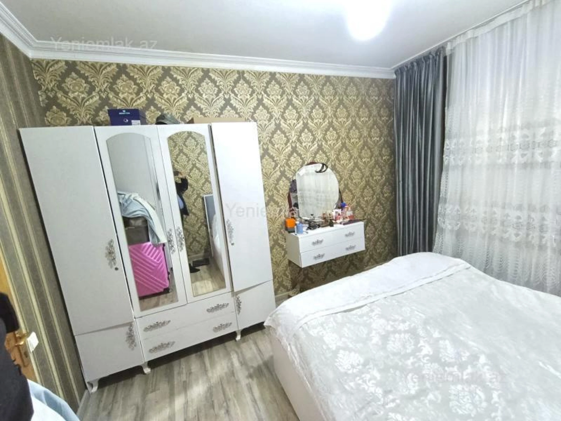 Satılır 2 otaqlı köhnə tikili 60 m²