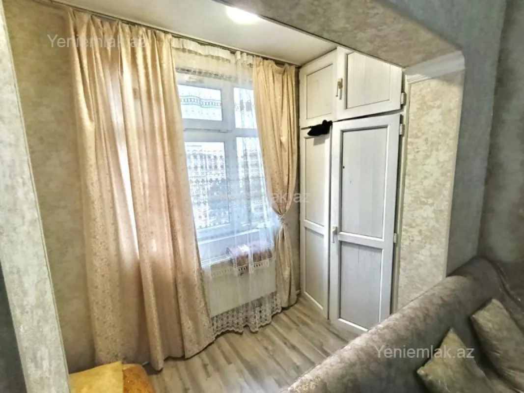 Satılır 2 otaqlı köhnə tikili 60 m²