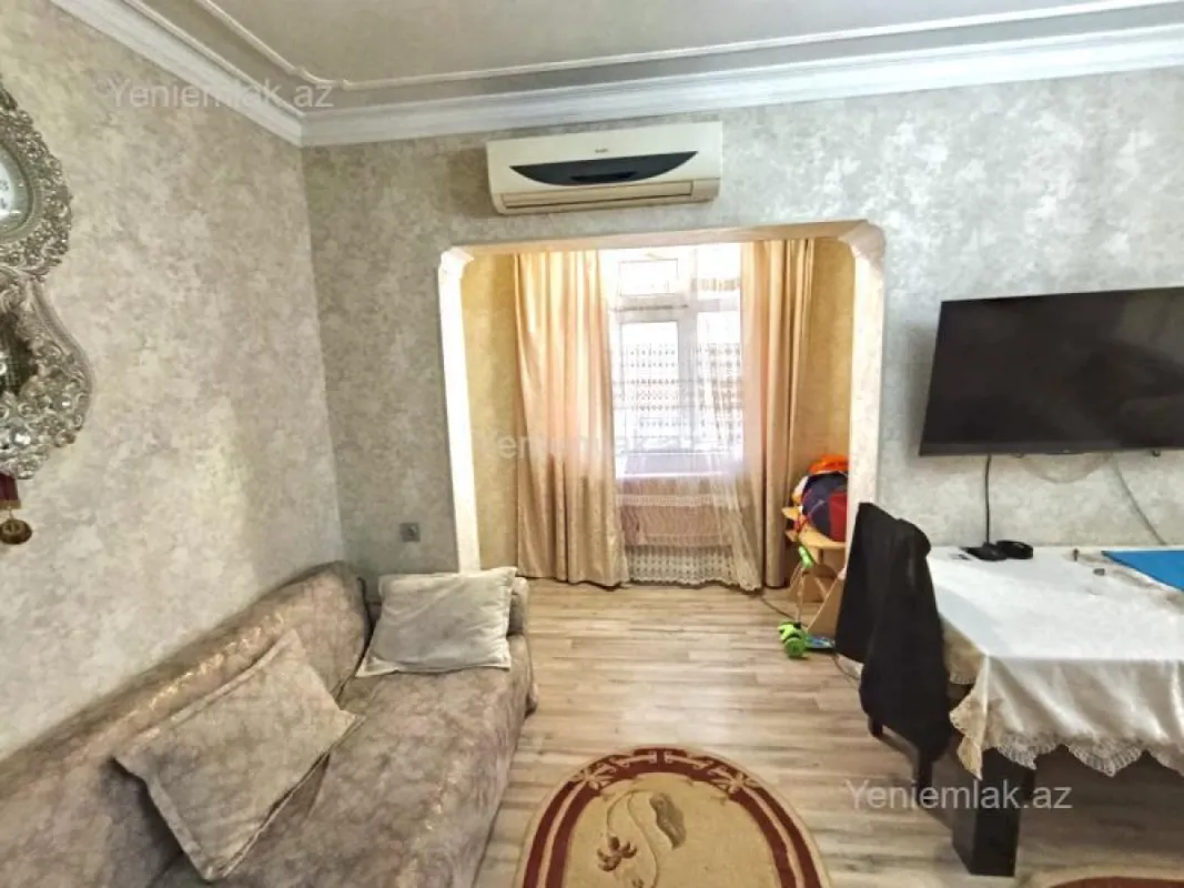 Satılır 2 otaqlı köhnə tikili 60 m²