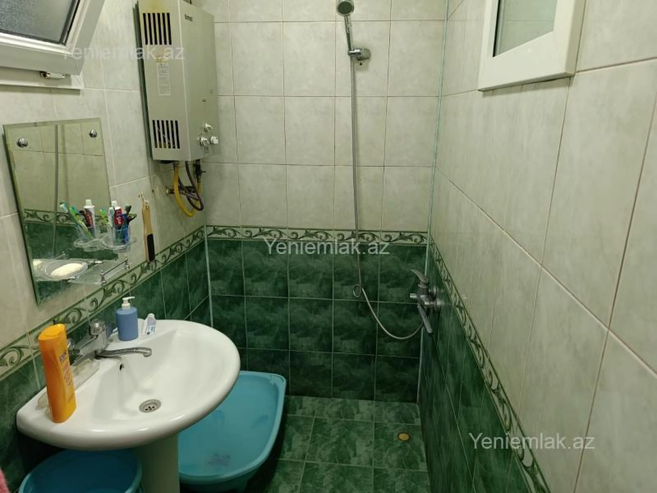Satılır 2 otaqlı köhnə tikili 60 m²