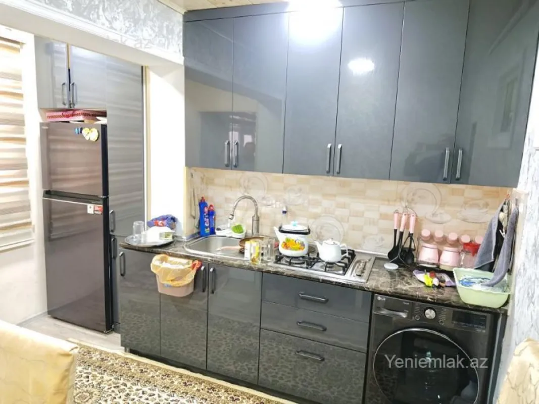 Satılır 2 otaqlı köhnə tikili 60 m²