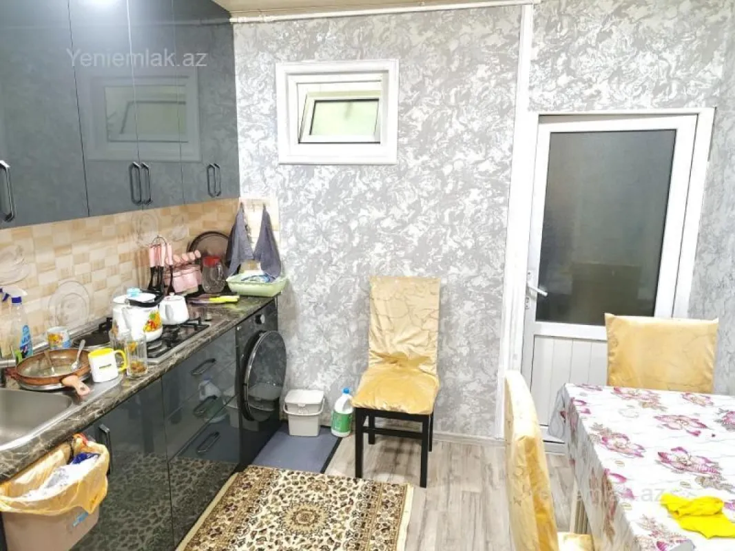 Satılır 2 otaqlı köhnə tikili 60 m²