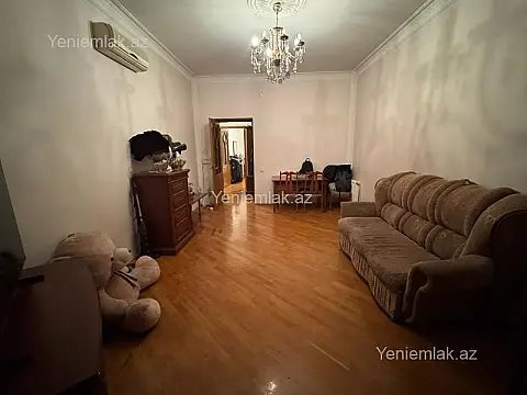 Satılır 3 otaqlı köhnə tikili 60 m²