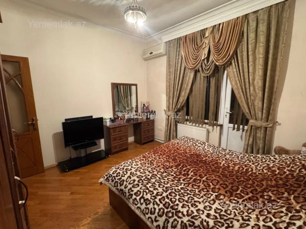 Satılır 3 otaqlı köhnə tikili 60 m²