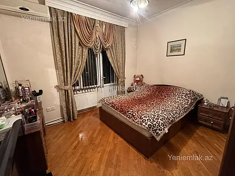 Satılır 3 otaqlı köhnə tikili 60 m²
