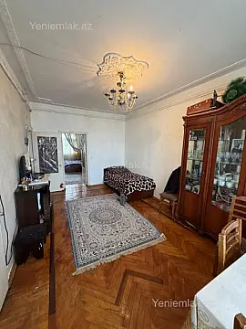Satılır 2 otaqlı köhnə tikili 55 m²