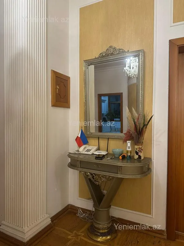 Satılır 4 otaqlı yeni tikili 220 m²