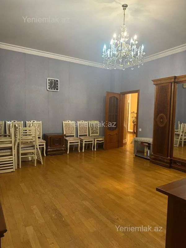 Satılır 4 otaqlı yeni tikili 220 m²