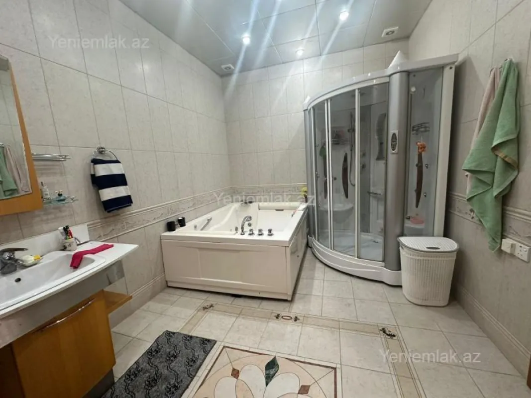 Satılır 4 otaqlı yeni tikili 220 m²