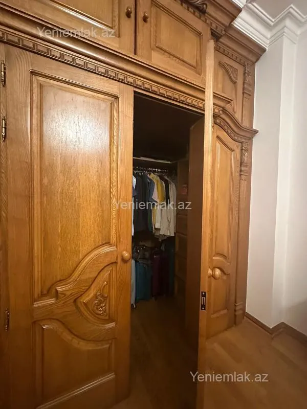 Satılır 4 otaqlı yeni tikili 220 m²