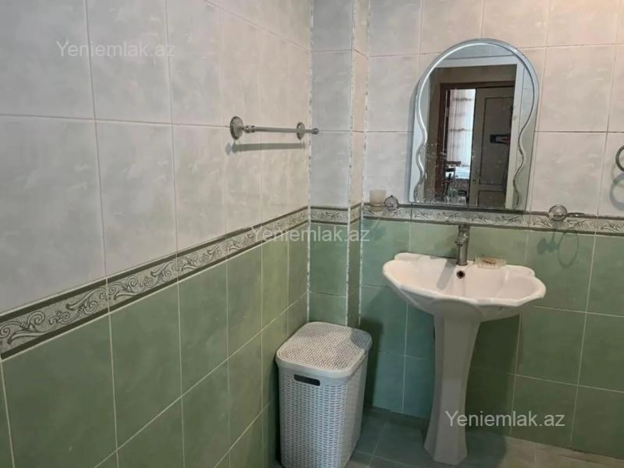 Satılır 2 otaqlı yeni tikili 75 m²