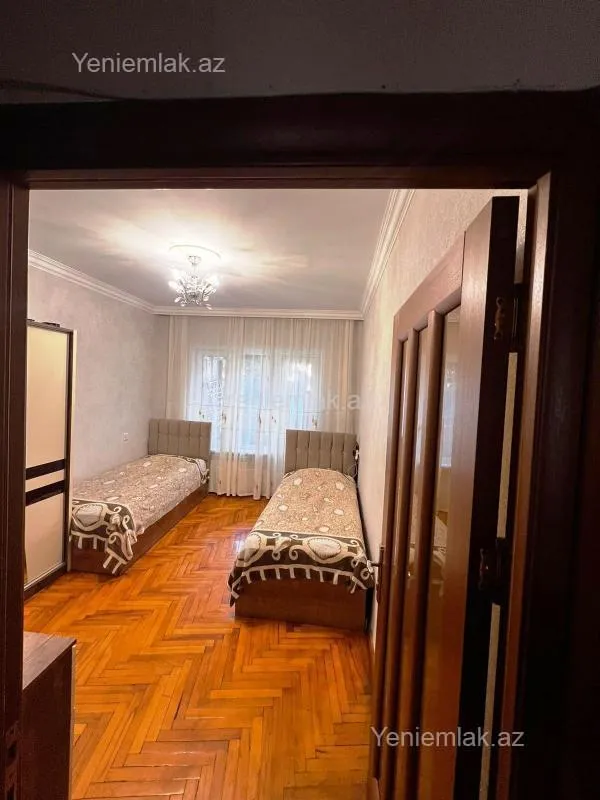 Satılır 3 otaqlı köhnə tikili 70 m²