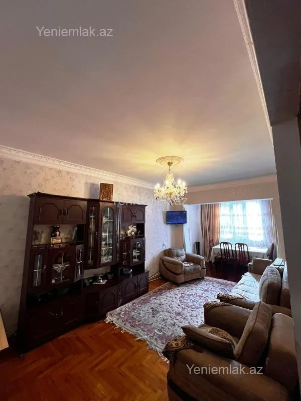 Satılır 3 otaqlı köhnə tikili 70 m²
