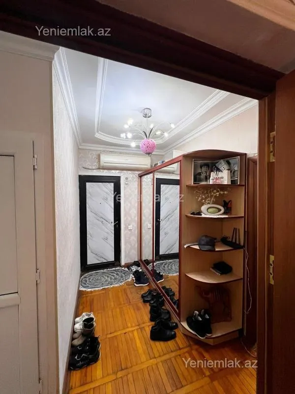 Satılır 3 otaqlı köhnə tikili 70 m²