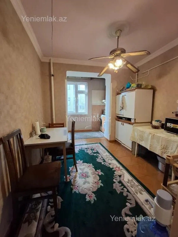 Satılır 2 otaqlı köhnə tikili 60 m²