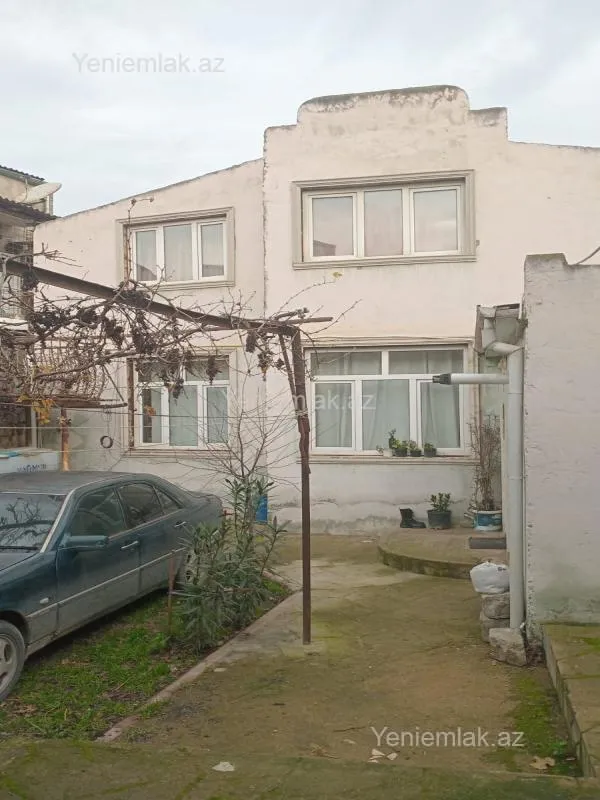 Satılır 4 otaqlı həyət evi 120 m²