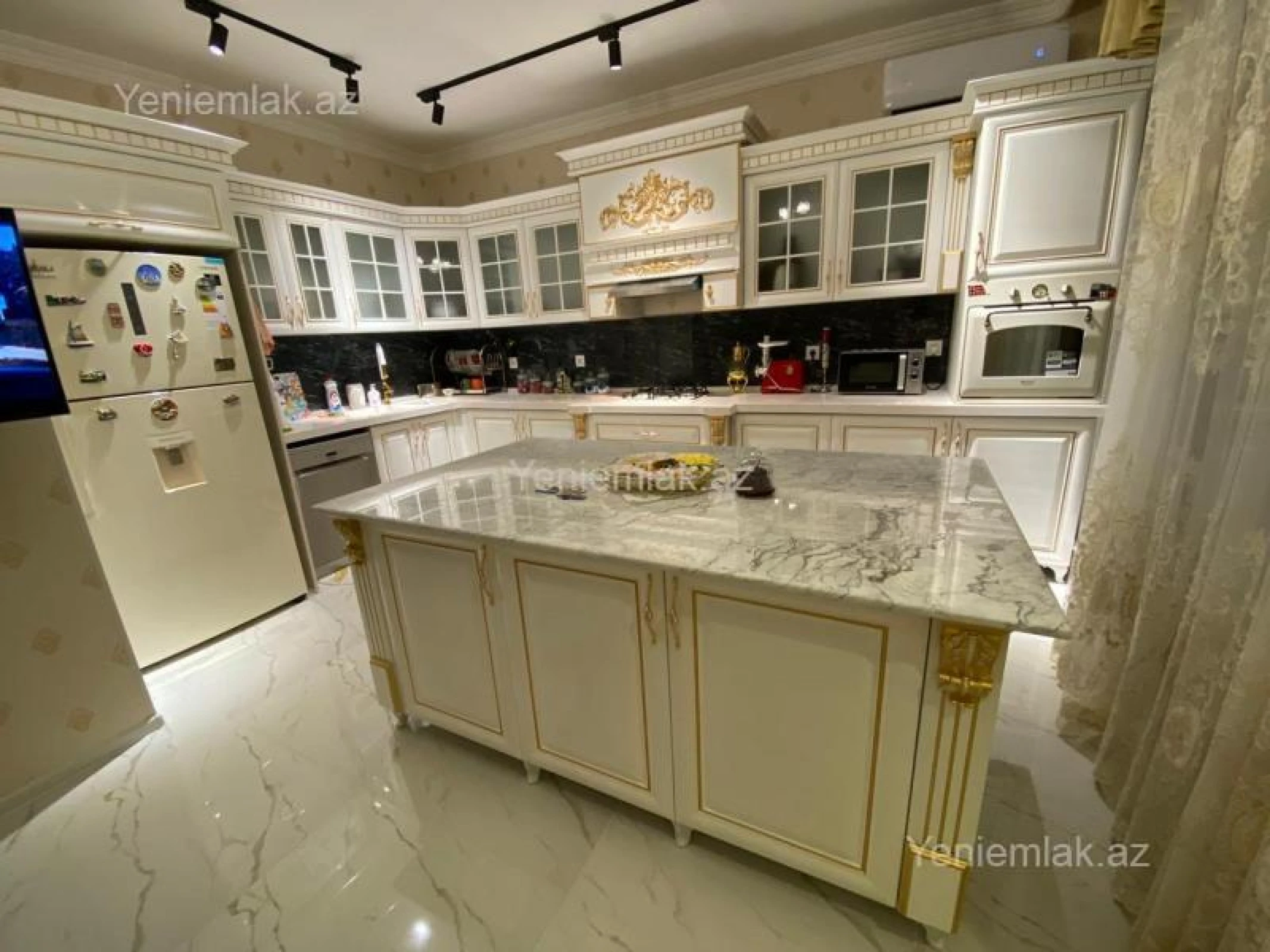 Satılır 4 otaqlı yeni tikili 226 m²