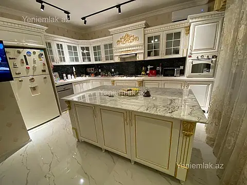 Satılır 4 otaqlı yeni tikili 226 m²