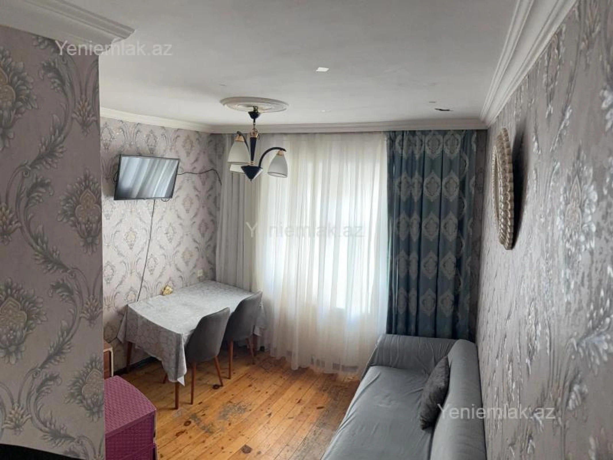 Satılır 2 otaqlı köhnə tikili 65 m²