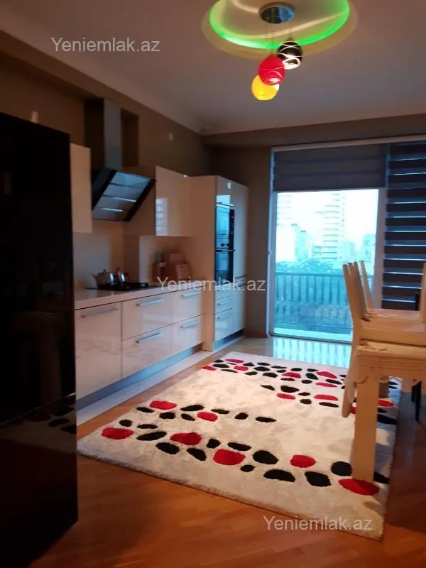 Satılır 3 otaqlı yeni tikili 127 m²