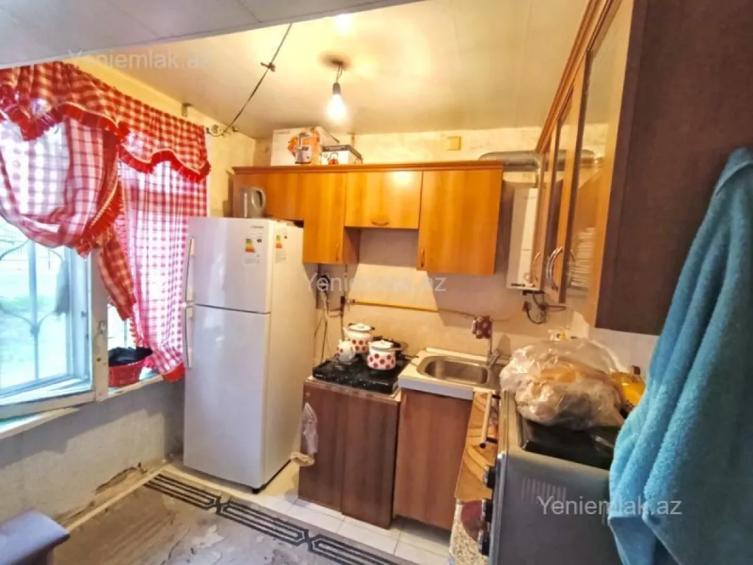 Satılır 1 otaqlı köhnə tikili 30 m²