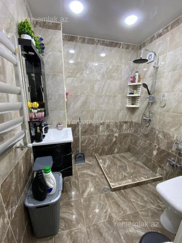 Satılır 2 otaqlı yeni tikili 65 m²