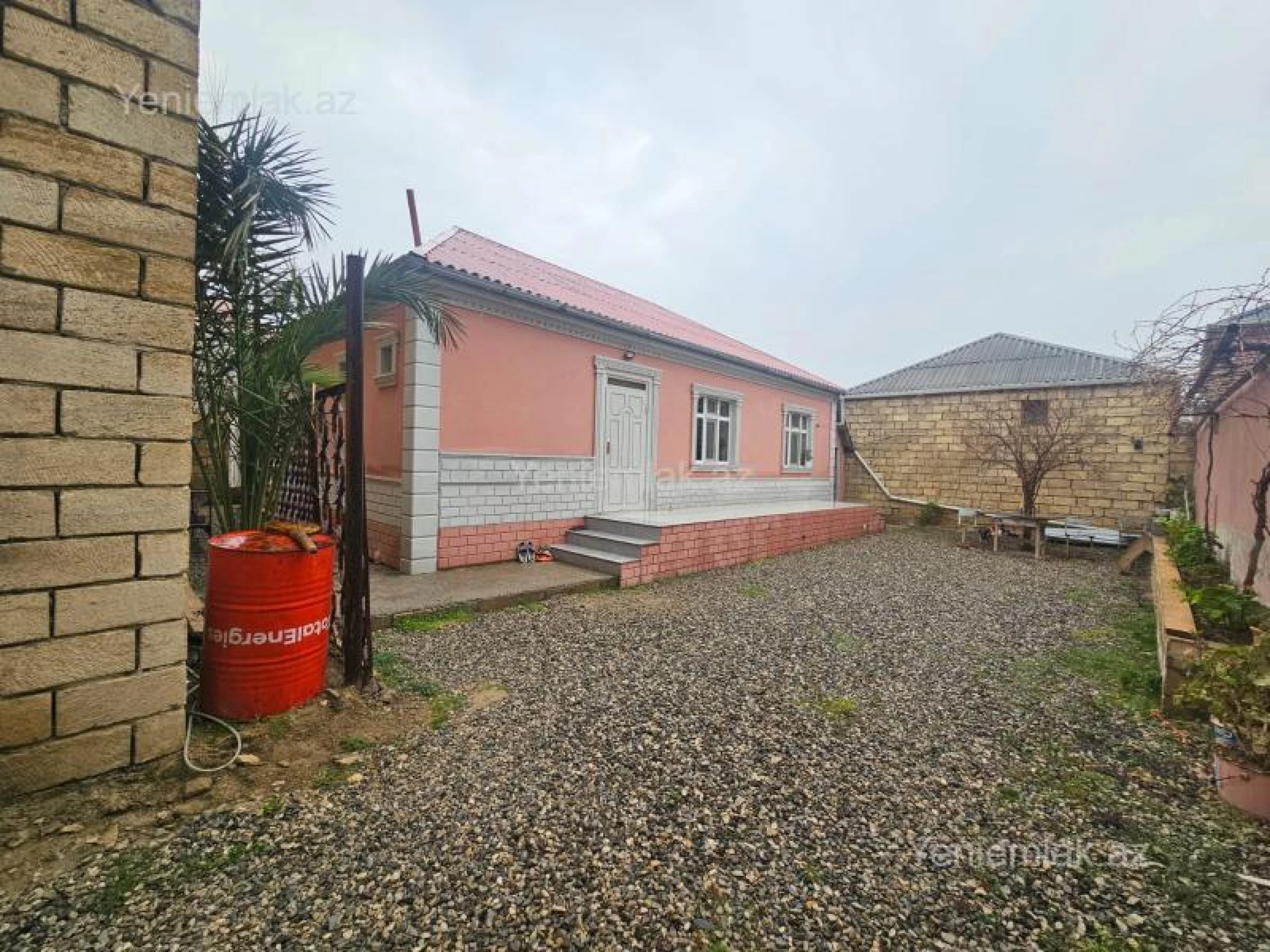 Satılır 4 otaqlı həyət evi 100 m²