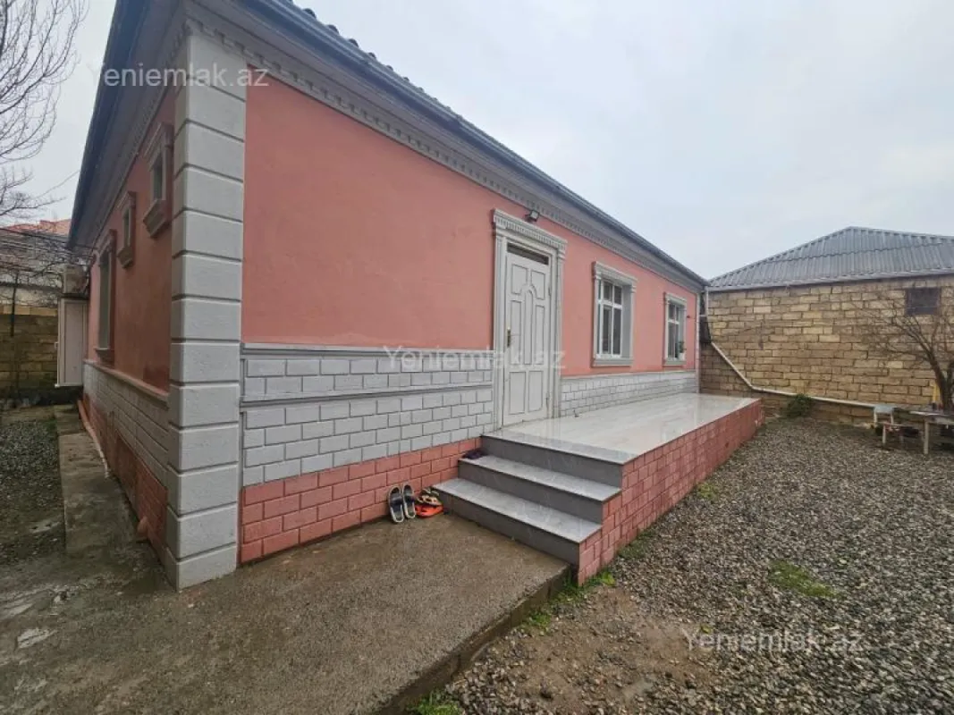 Satılır 4 otaqlı həyət evi 100 m²