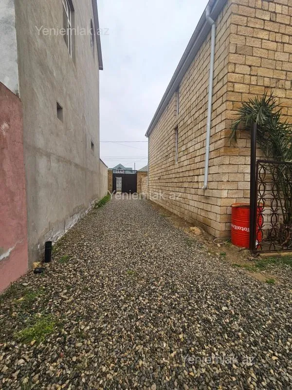 Satılır 4 otaqlı həyət evi 100 m²