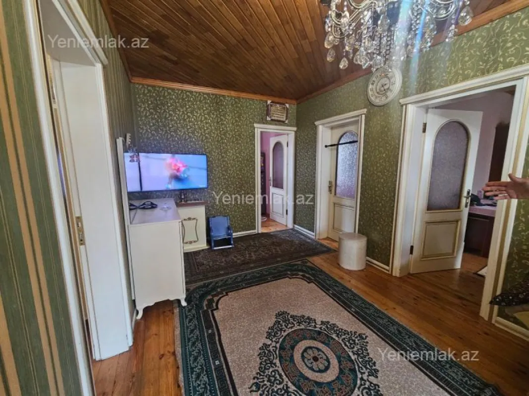 Satılır 4 otaqlı həyət evi 100 m²