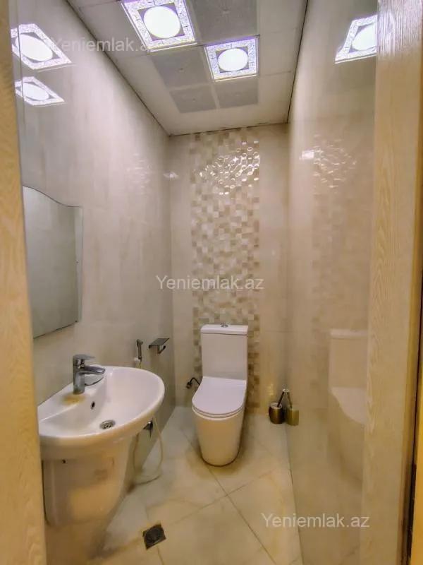 Satılır 3 otaqlı yeni tikili 140 m²