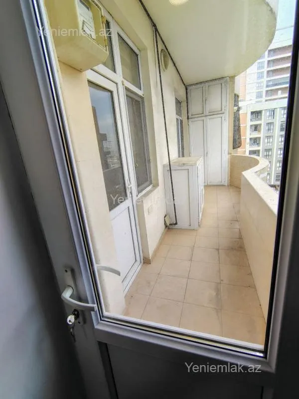 Satılır 3 otaqlı yeni tikili 140 m²