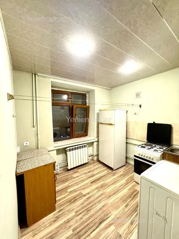 Satılır 2 otaqlı köhnə tikili 65 m²