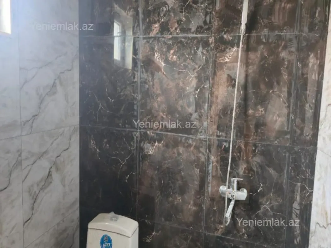 Satılır 4 otaqlı həyət evi 160 m²
