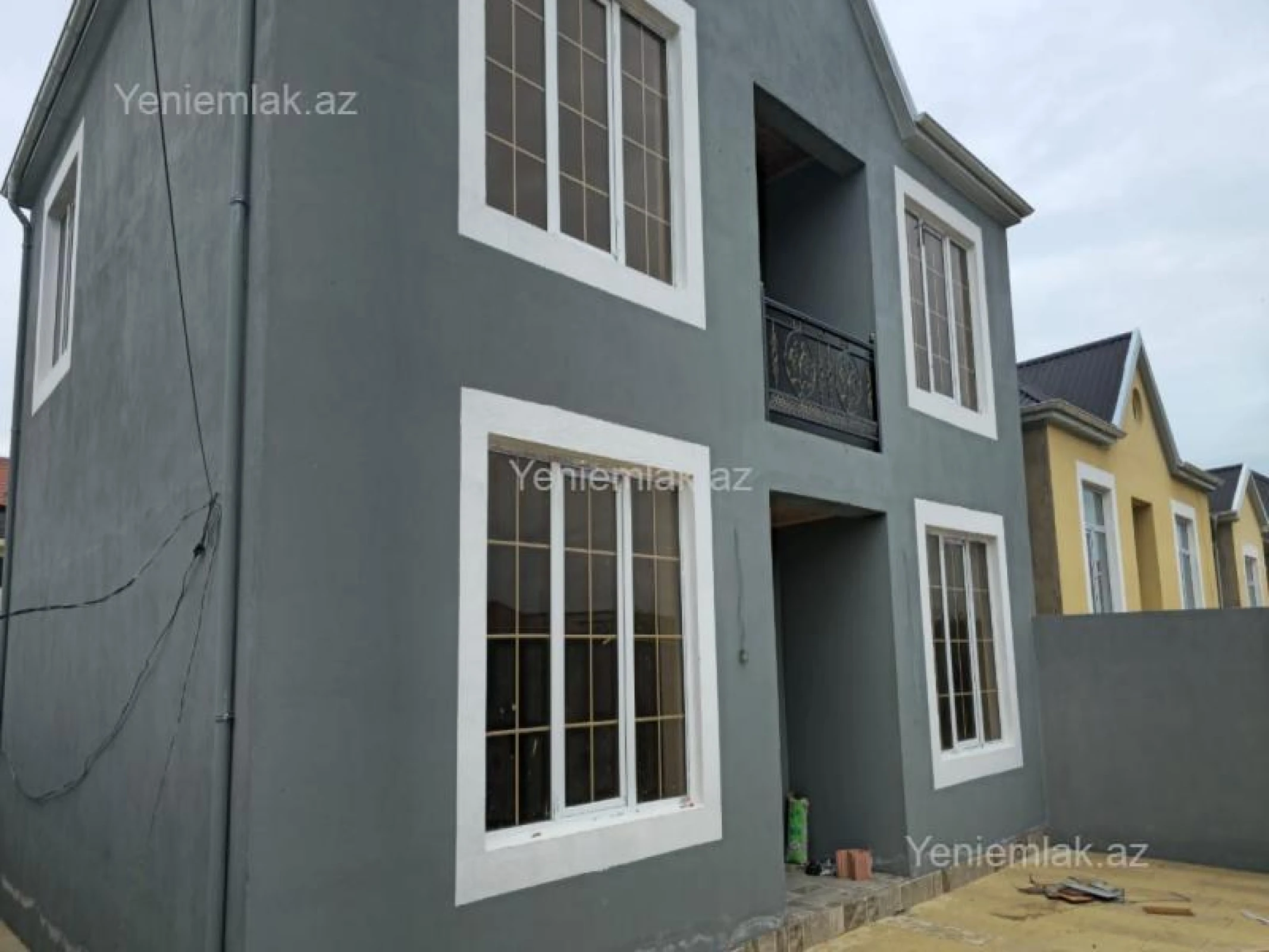 Satılır 4 otaqlı həyət evi 160 m²