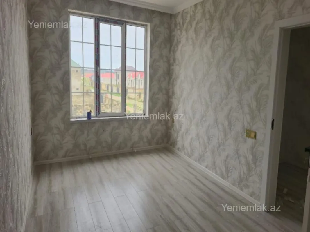 Satılır 4 otaqlı həyət evi 160 m²