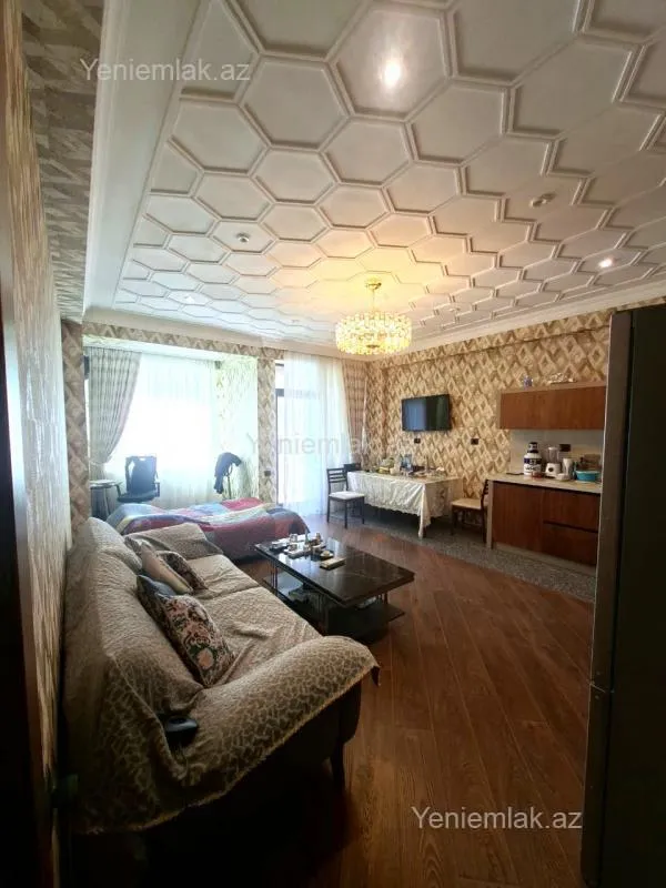Satılır 2 otaqlı yeni tikili 72 m²