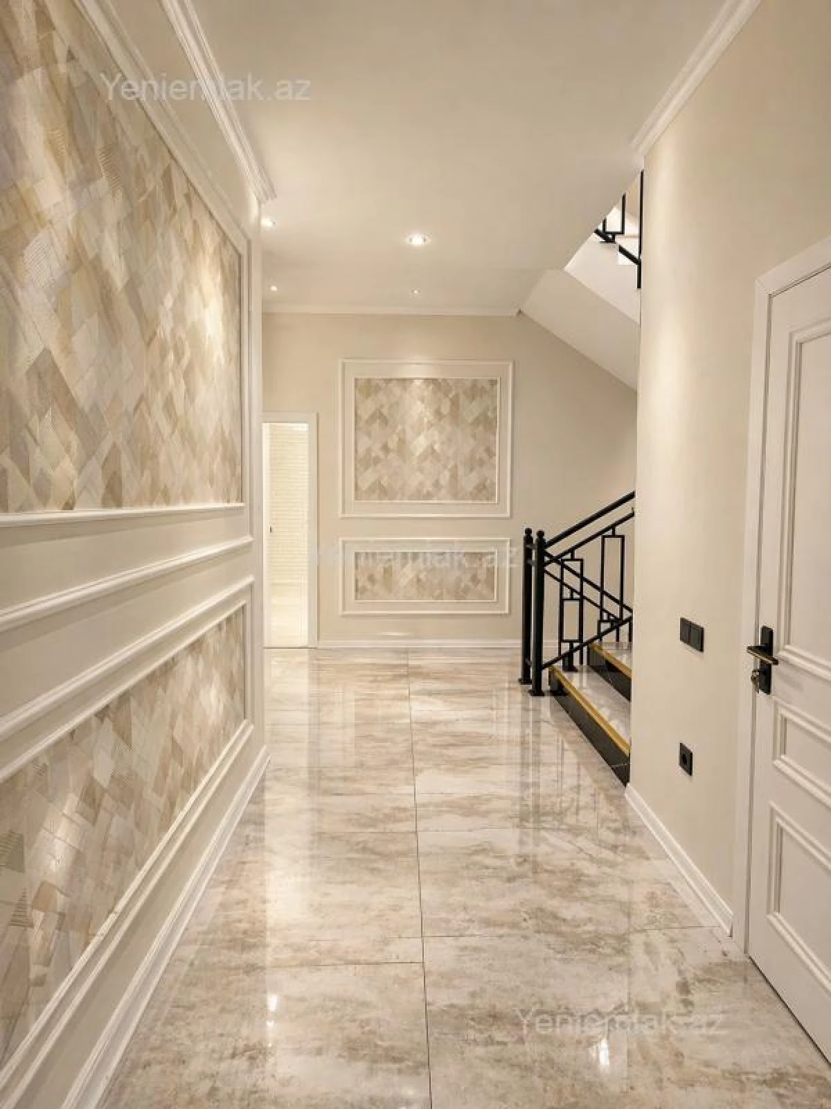 Satılır 11 otaqlı həyət evi 450 m²