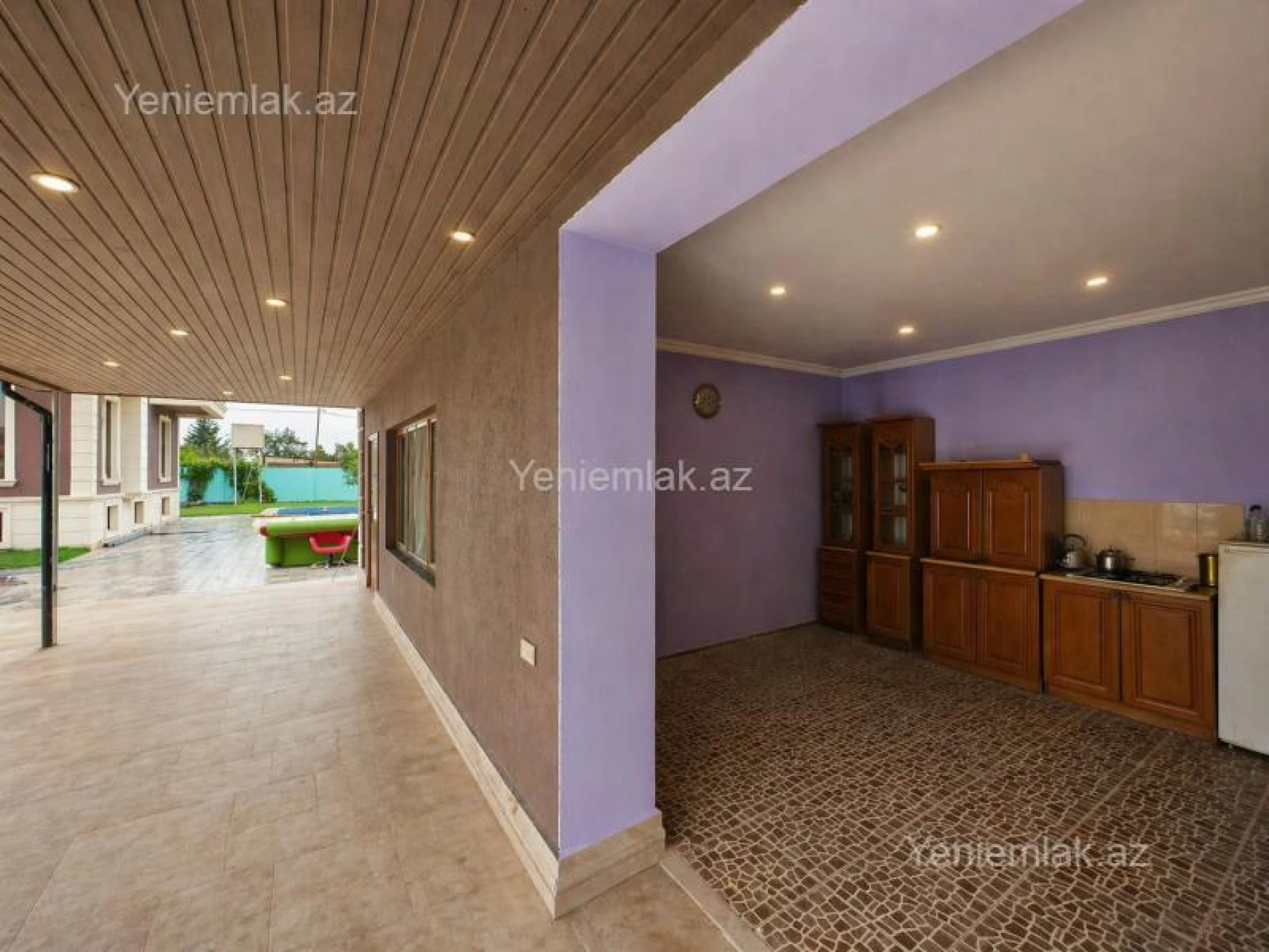 Satılır 11 otaqlı həyət evi 450 m²
