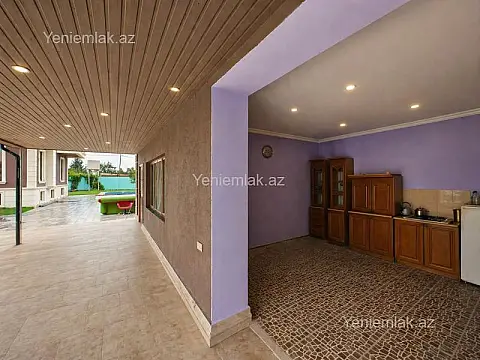 Satılır 11 otaqlı həyət evi 450 m²