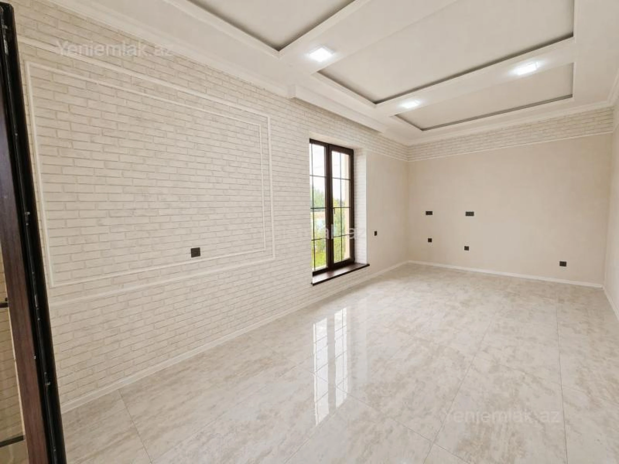 Satılır 11 otaqlı həyət evi 450 m²