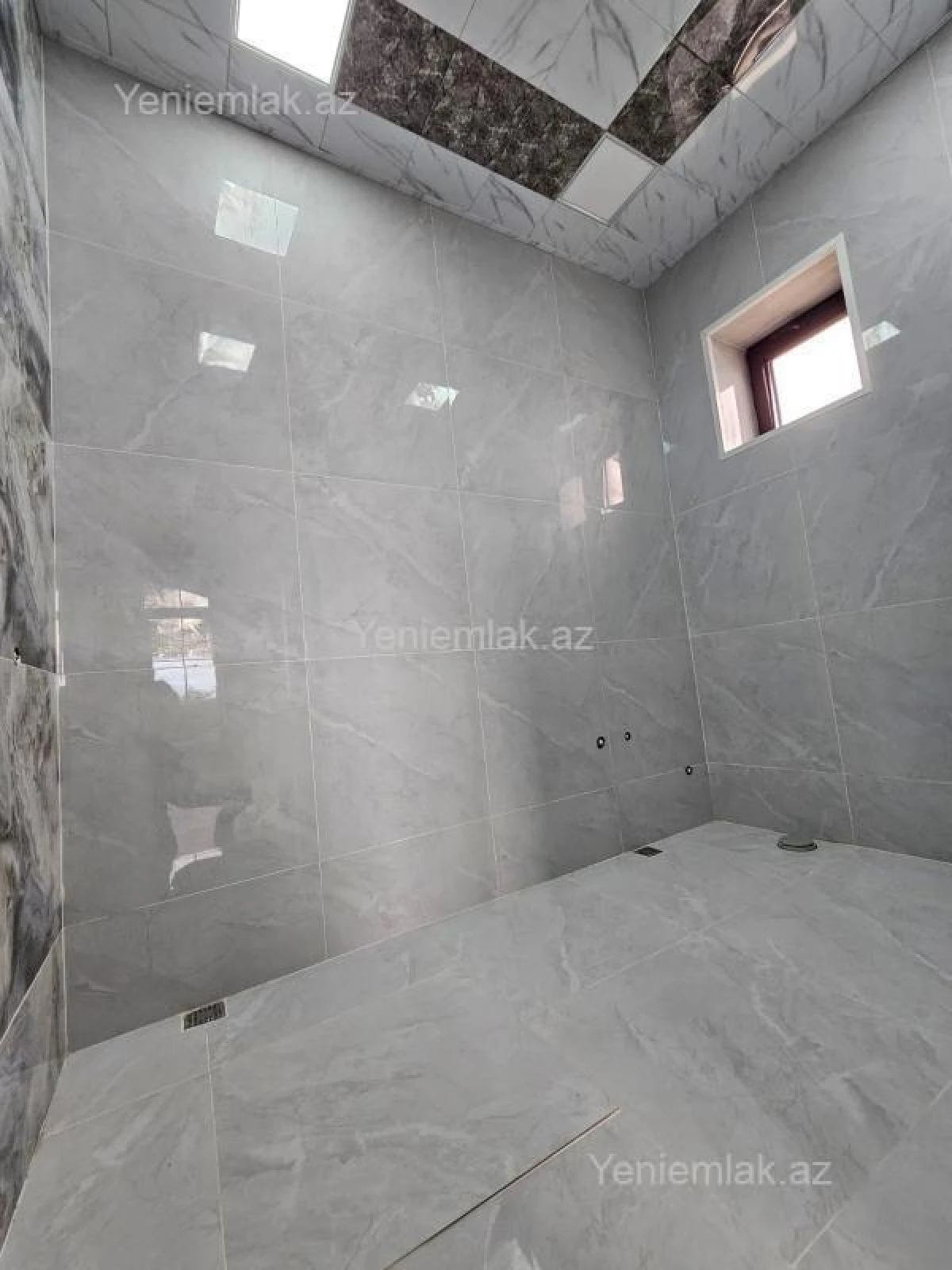 Satılır 11 otaqlı həyət evi 450 m²