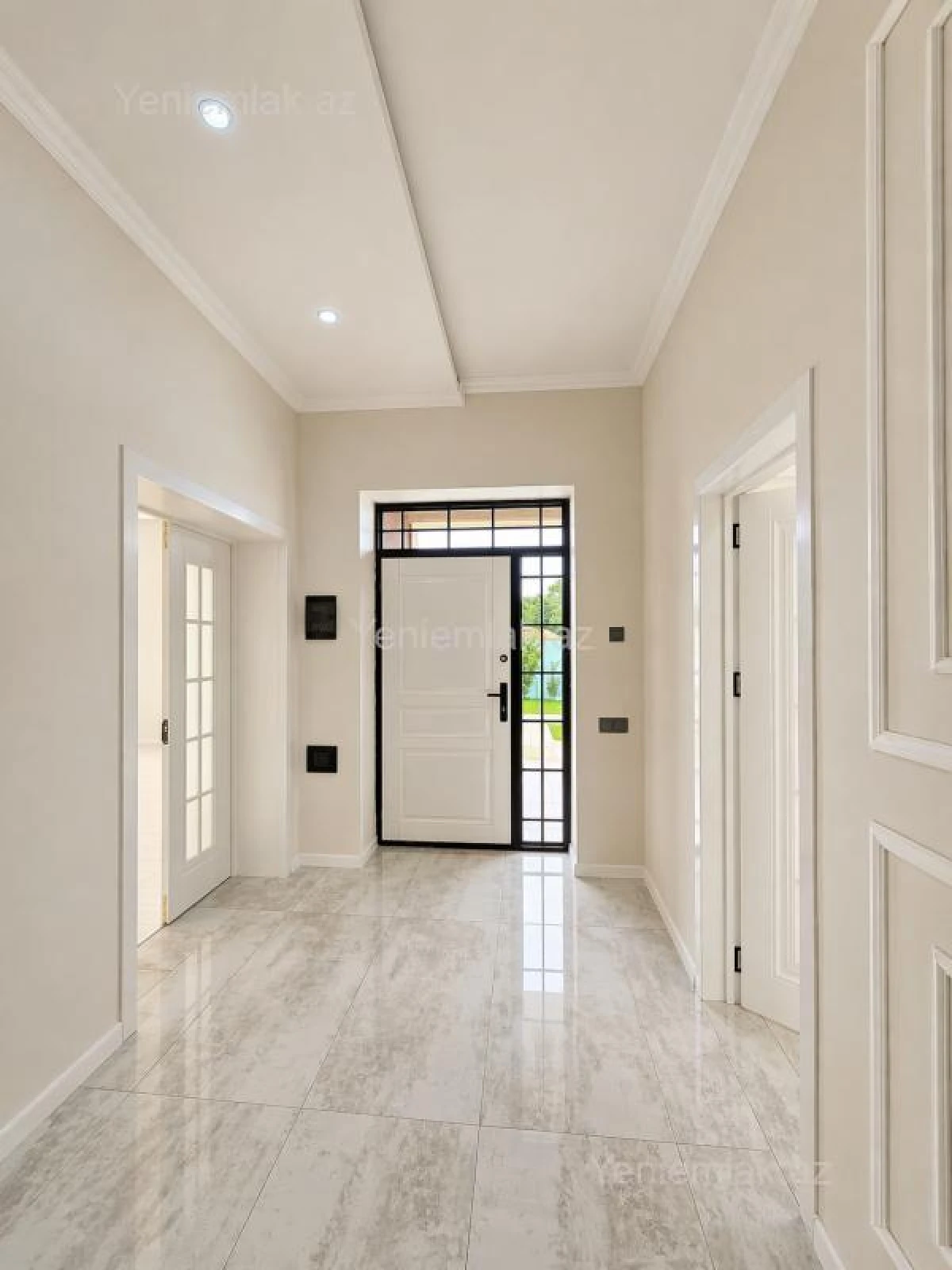 Satılır 11 otaqlı həyət evi 450 m²