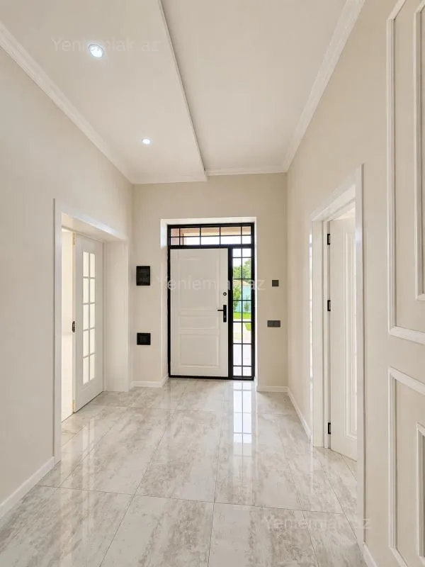 Satılır 11 otaqlı həyət evi 450 m²