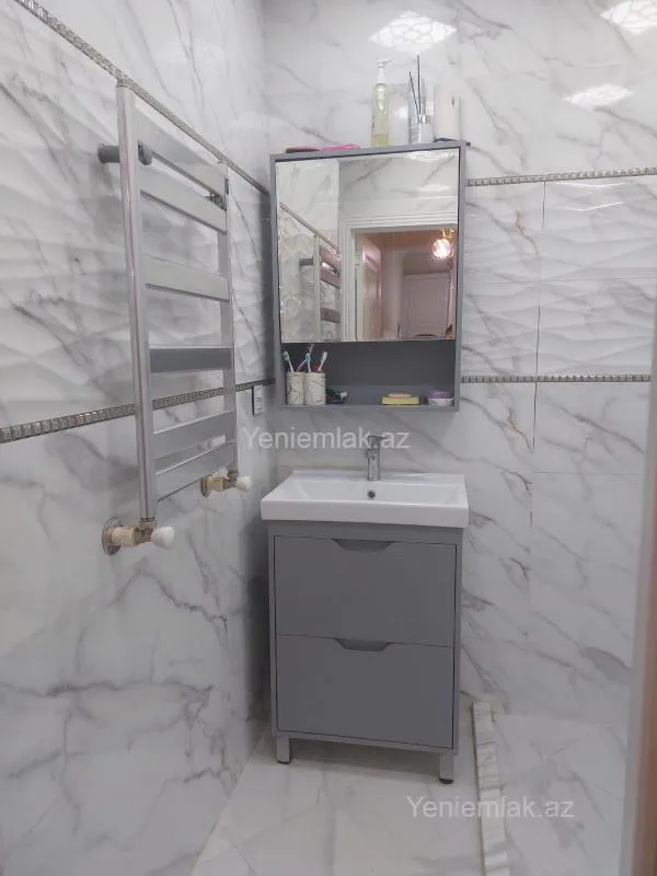Satılır 2 otaqlı yeni tikili 74 m²
